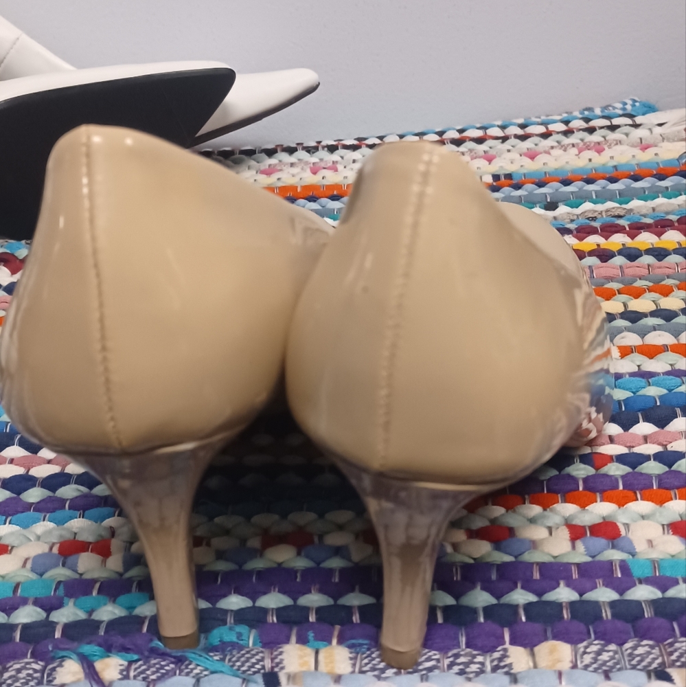 Shoes - Picture 2 of 4